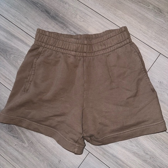 aritzia brown sweat shorts - Picture 3 of 3